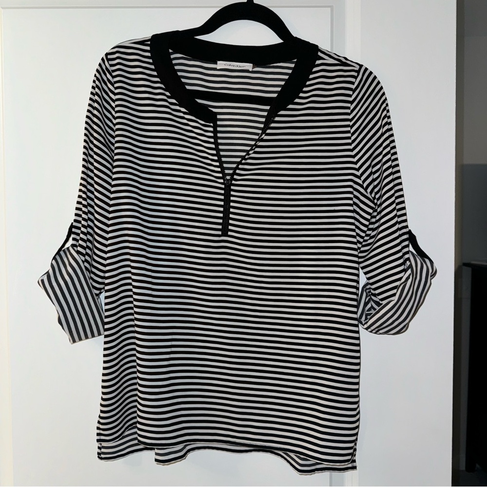 Calvin Klein zipper black / white blouse
